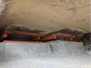 橋梁、橋底、支座、調平鋼板